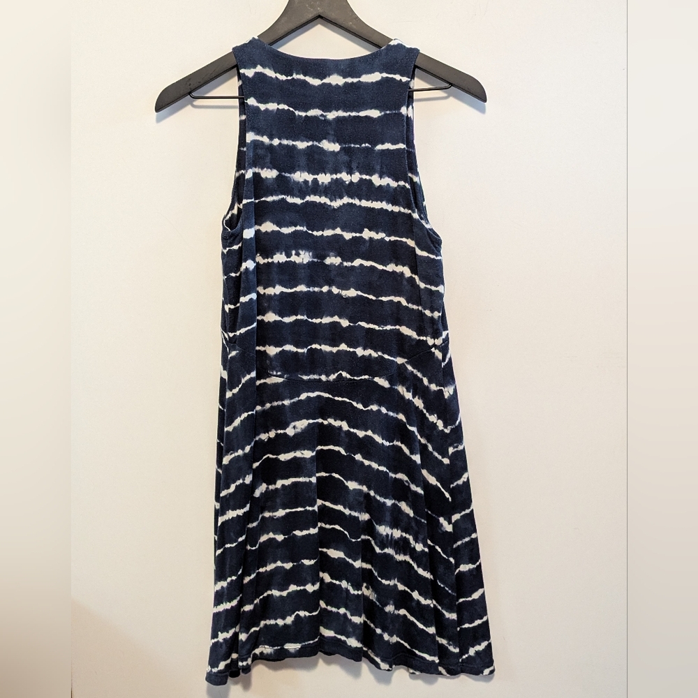 Athleta Navy White Dress Sz Medium great used cond. so comfy & soft leisure wear - Picture 3 of 3